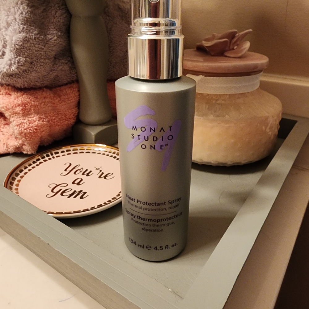 Monat Studio One Heat Protectant Spray - Gray
